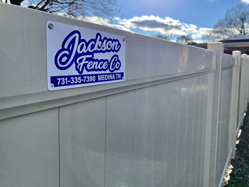 Residential Vinyl fence installation for the Jackson Tennessee area.