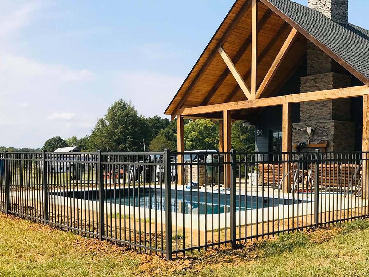 Residential fence company in West Tennessee
